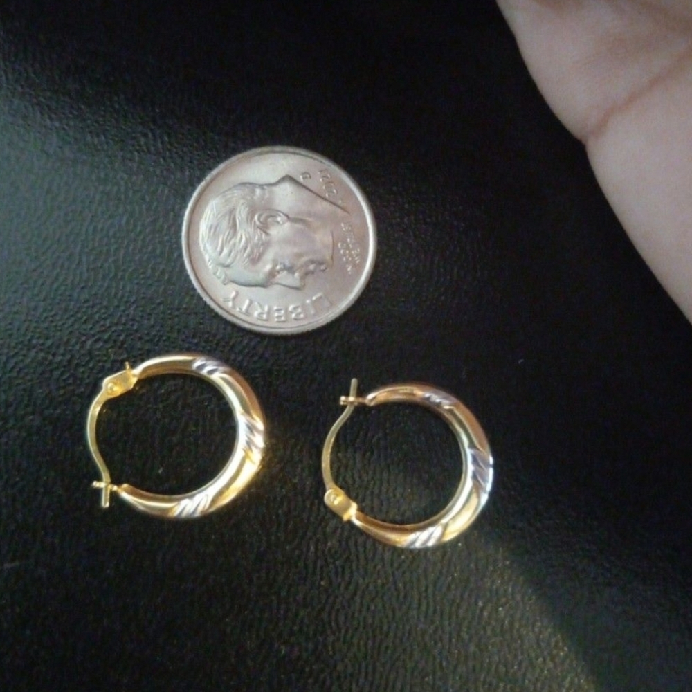 10k Gold Hoop Earrings - Picture 5 of 9